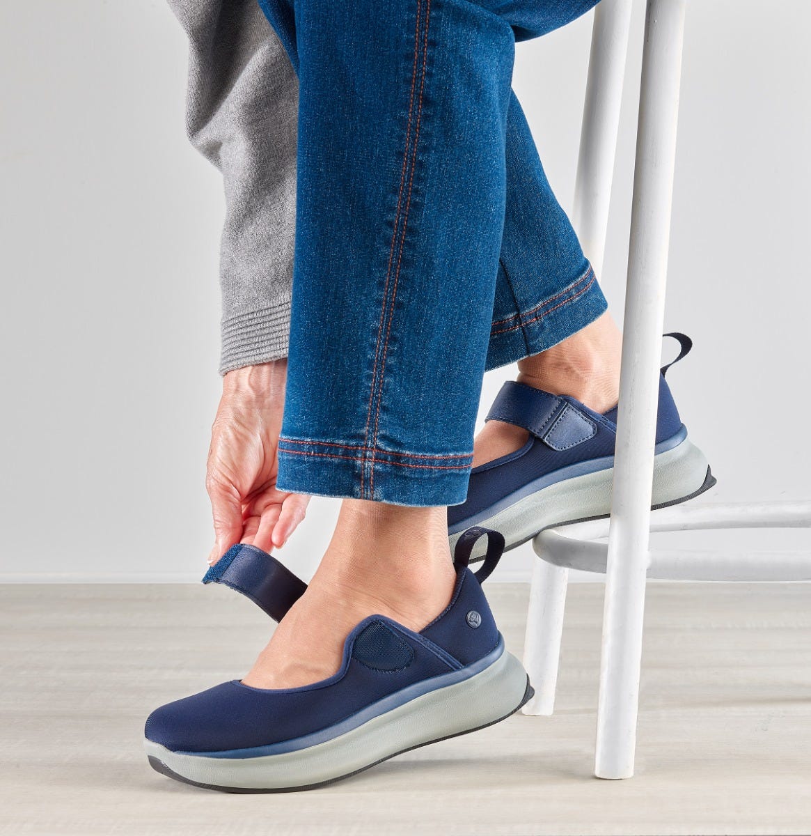 Women’s Easy-On Mary Jane Shoes – Adjustable Fit (Regular to Extra Wide)