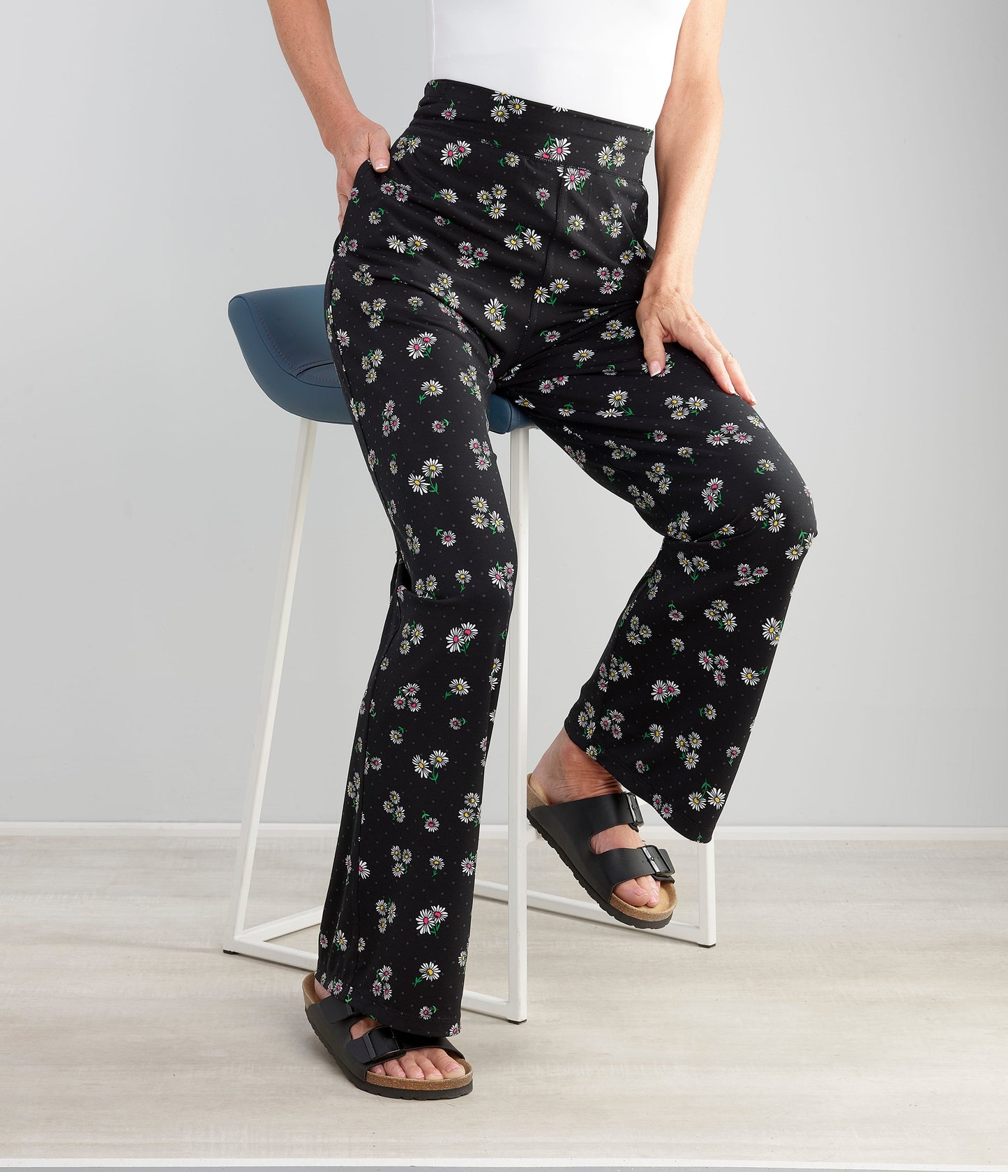 Women's Easy Grip Wide Leg Pull-On Pants